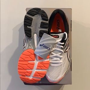 Women’s Asics Running Shoe Size 9